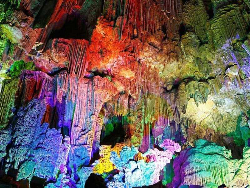 Alicante: Tour de las Cuevas de Canelobre y Busot incluyendo traslado