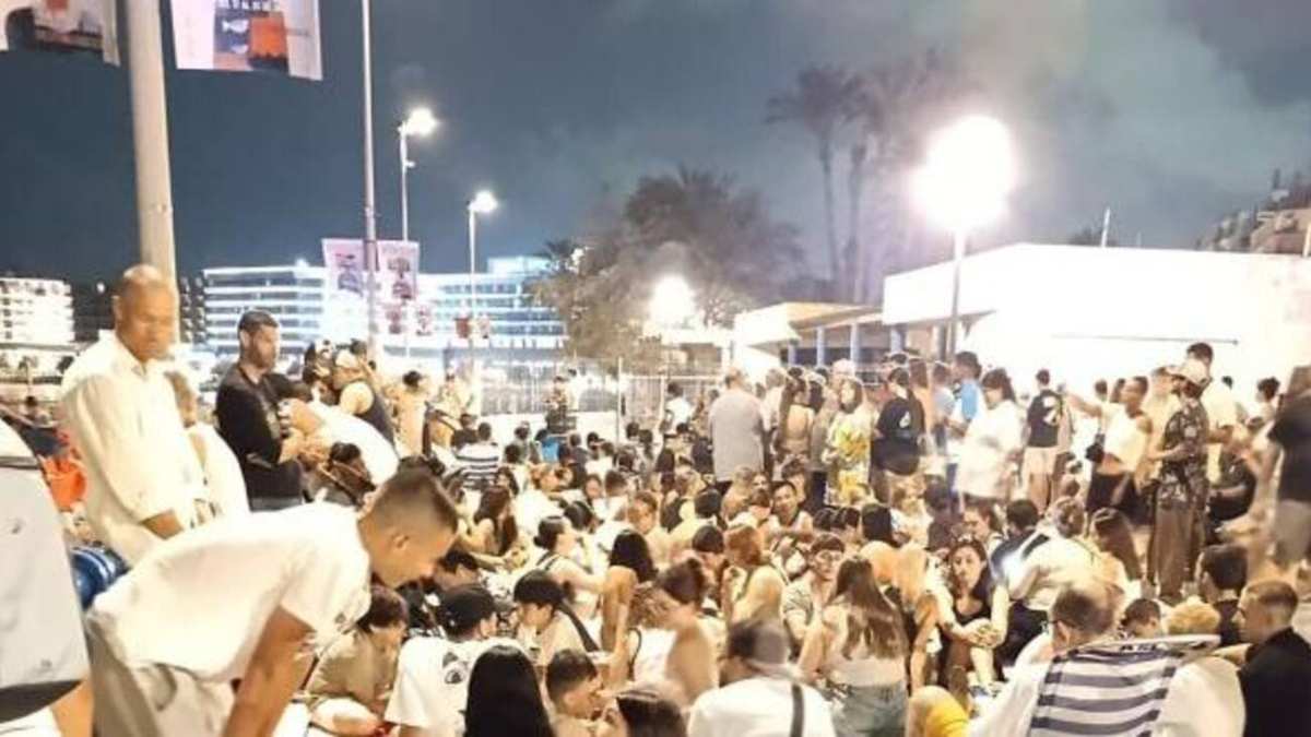 Saturación y visibilidad reducida: las quejas de vecinos y espectadores de Alicante por la ubicación de los fuegos en El Postiguet